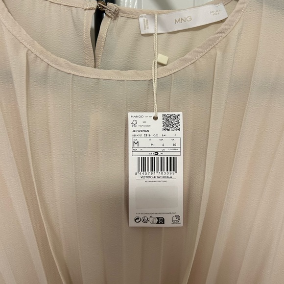 NEW AND NEVER WORN NWT - Mango Pleated Cream Dress, Size 6 Medium - Picture 4 of 4